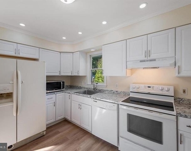 852 Morgan Place - Photo Thumbnail 14