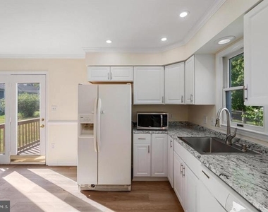 852 Morgan Place - Photo Thumbnail 16