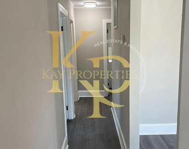 1200 E Holly Street - Photo Thumbnail 8