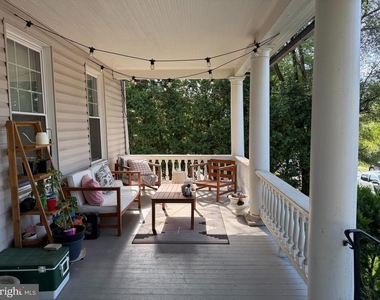 422 Clifford Street W - Photo Thumbnail 1