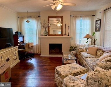 422 Clifford Street W - Photo Thumbnail 3