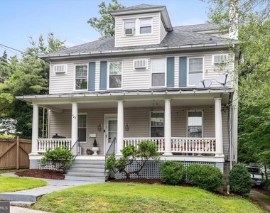 422 Clifford Street W - Photo Thumbnail 13