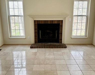 3222 Titanic Drive - Photo Thumbnail 10