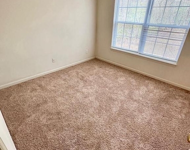 3222 Titanic Drive - Photo Thumbnail 14