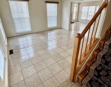 3222 Titanic Drive - Photo Thumbnail 2