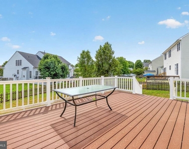 33 Wild Rose Drive - Photo Thumbnail 5