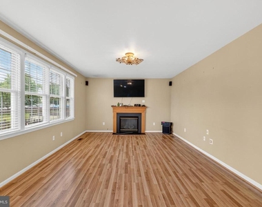 33 Wild Rose Drive - Photo Thumbnail 6