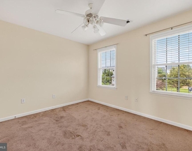 33 Wild Rose Drive - Photo Thumbnail 15