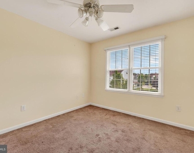 33 Wild Rose Drive - Photo Thumbnail 17