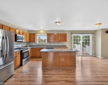 33 Wild Rose Drive - Photo Thumbnail 4