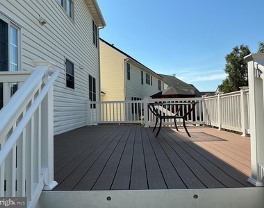 33 Wild Rose Drive - Photo Thumbnail 2