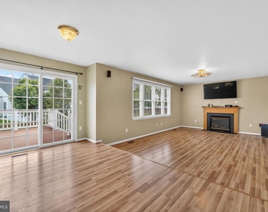 33 Wild Rose Drive - Photo Thumbnail 13