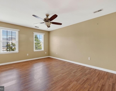 33 Wild Rose Drive - Photo Thumbnail 18