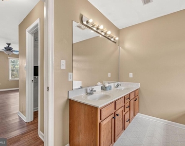 33 Wild Rose Drive - Photo Thumbnail 8