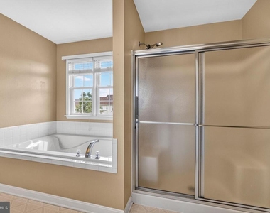 33 Wild Rose Drive - Photo Thumbnail 20