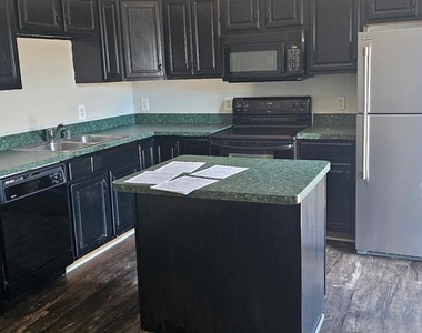203 Regina Lane - Photo Thumbnail 8