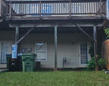 203 Regina Lane - Photo Thumbnail 11