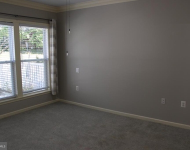 12 Hanover Drive - Photo Thumbnail 16