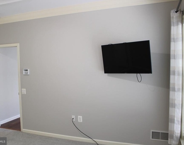 12 Hanover Drive - Photo Thumbnail 17