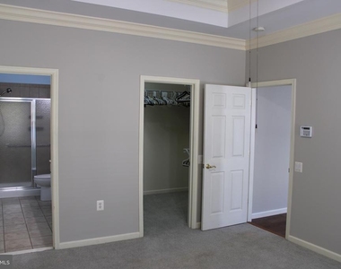 12 Hanover Drive - Photo Thumbnail 18