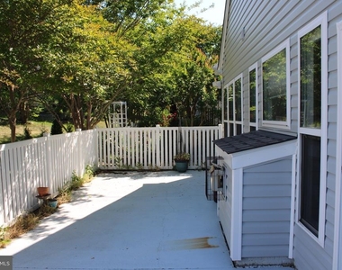 12 Hanover Drive - Photo Thumbnail 23