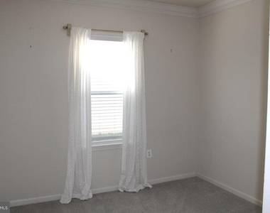 12 Hanover Drive - Photo Thumbnail 8