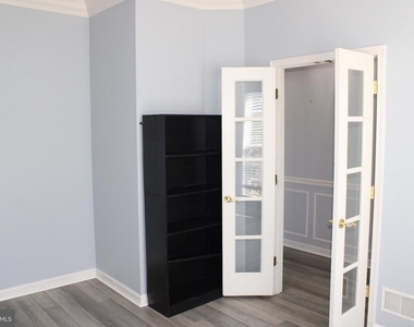 12 Hanover Drive - Photo Thumbnail 2