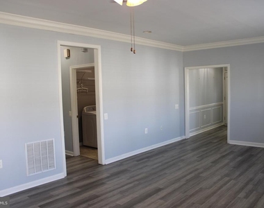 12 Hanover Drive - Photo Thumbnail 5