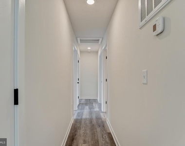 19 Carol Street - Photo Thumbnail 13