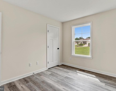 19 Carol Street - Photo Thumbnail 17