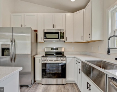 19 Carol Street - Photo Thumbnail 10