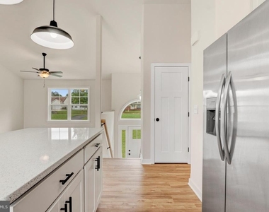 17 Carol Street - Photo Thumbnail 11