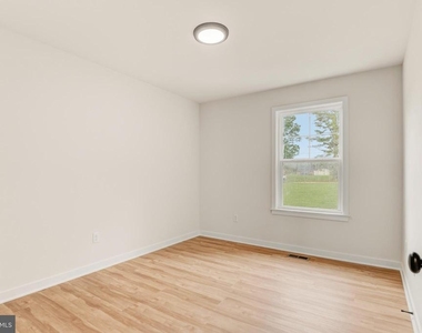 17 Carol Street - Photo Thumbnail 22