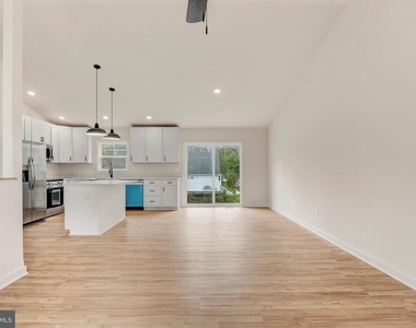 17 Carol Street - Photo Thumbnail 10