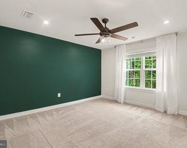 5704 Piney Glade Road - Photo Thumbnail 11