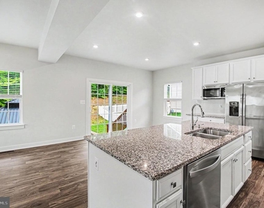 5704 Piney Glade Road - Photo Thumbnail 8