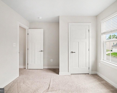 5704 Piney Glade Road - Photo Thumbnail 15