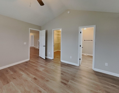 78 Imperial Drive - Photo Thumbnail 5