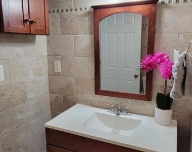 17680 Avenel Lane - Photo Thumbnail 19
