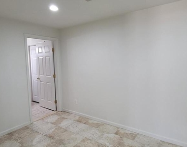 17680 Avenel Lane - Photo Thumbnail 22