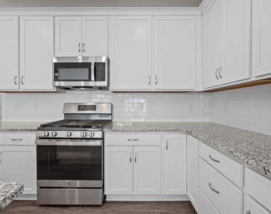 1033 Heartstone Way - Photo Thumbnail 9