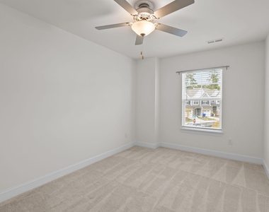 1033 Heartstone Way - Photo Thumbnail 16