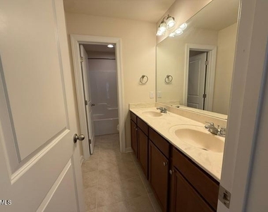 2460 Pecan Ridge Way - Photo Thumbnail 11