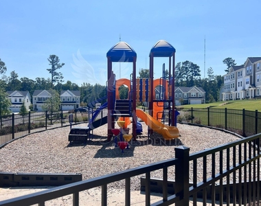 181 Ivy Vine Way - Photo Thumbnail 18