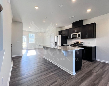 181 Ivy Vine Way - Photo Thumbnail 3