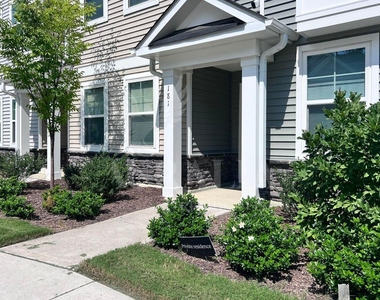 181 Ivy Vine Way - Photo Thumbnail 2