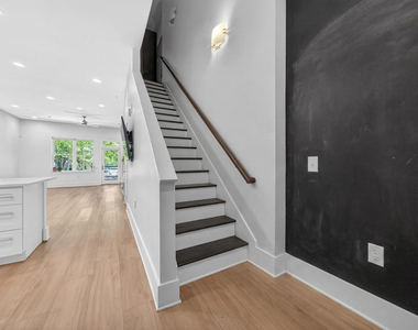 444 S Blount Street - Photo Thumbnail 7