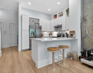 444 S Blount Street - Photo Thumbnail 21