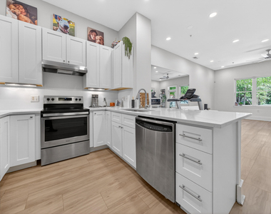 444 S Blount Street - Photo Thumbnail 23
