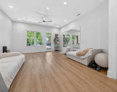 444 S Blount Street - Photo Thumbnail 18